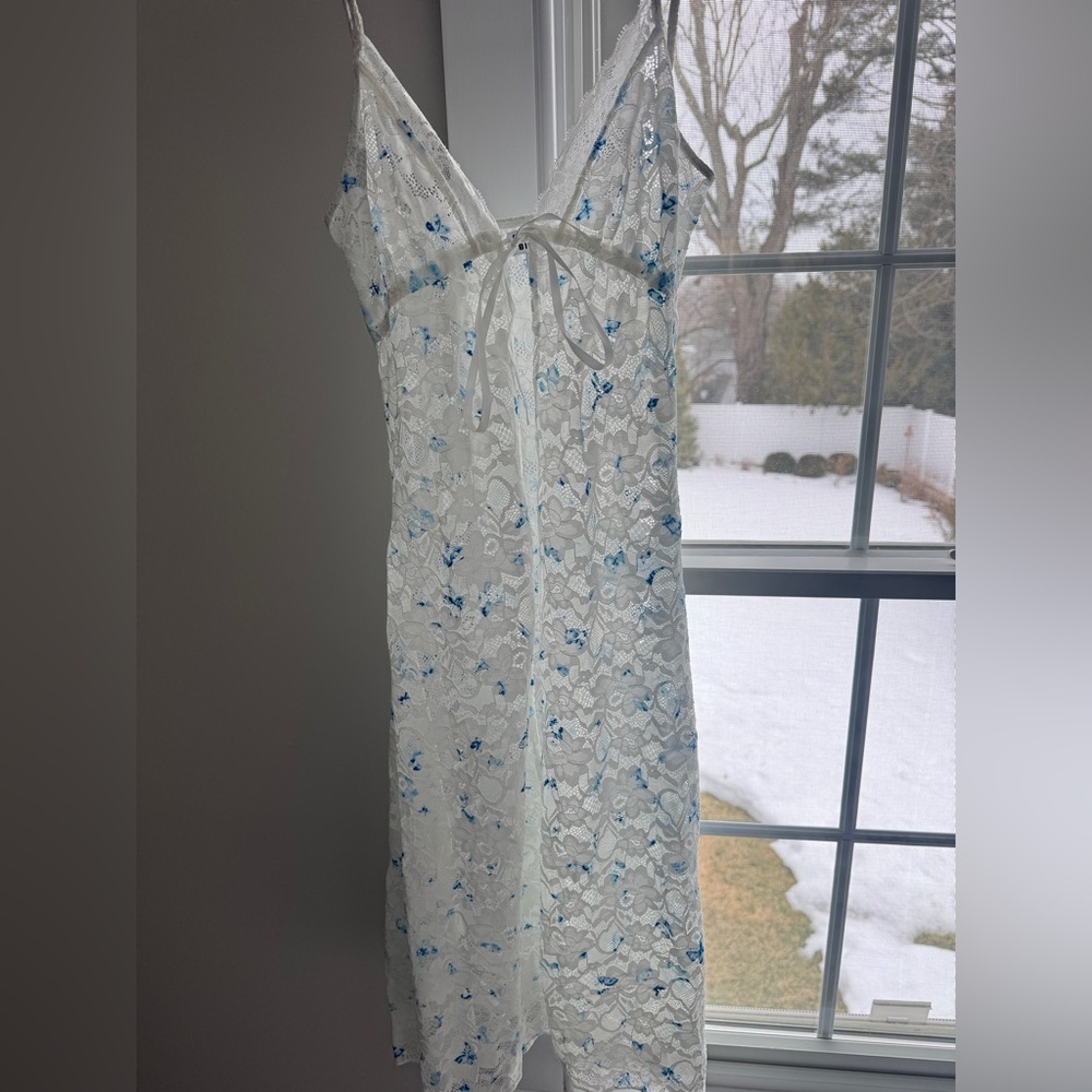 EUC Frankie's Bikinis White Lucinda Lace Top with Blue Floral Design XS